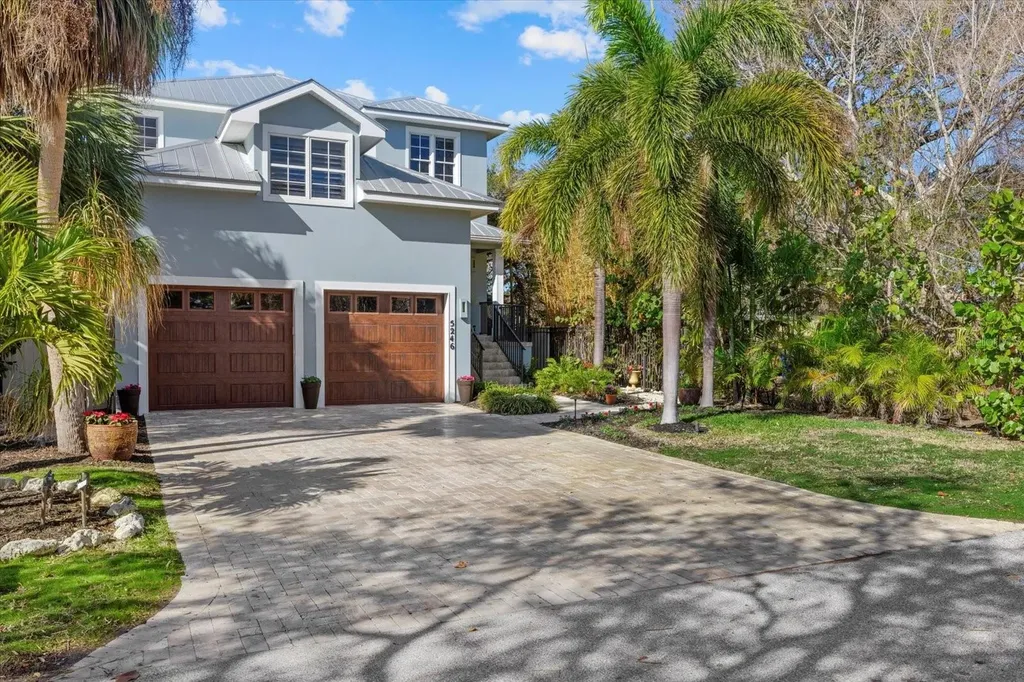 5246 Avenida Del Mare Sarasota FL 34242
