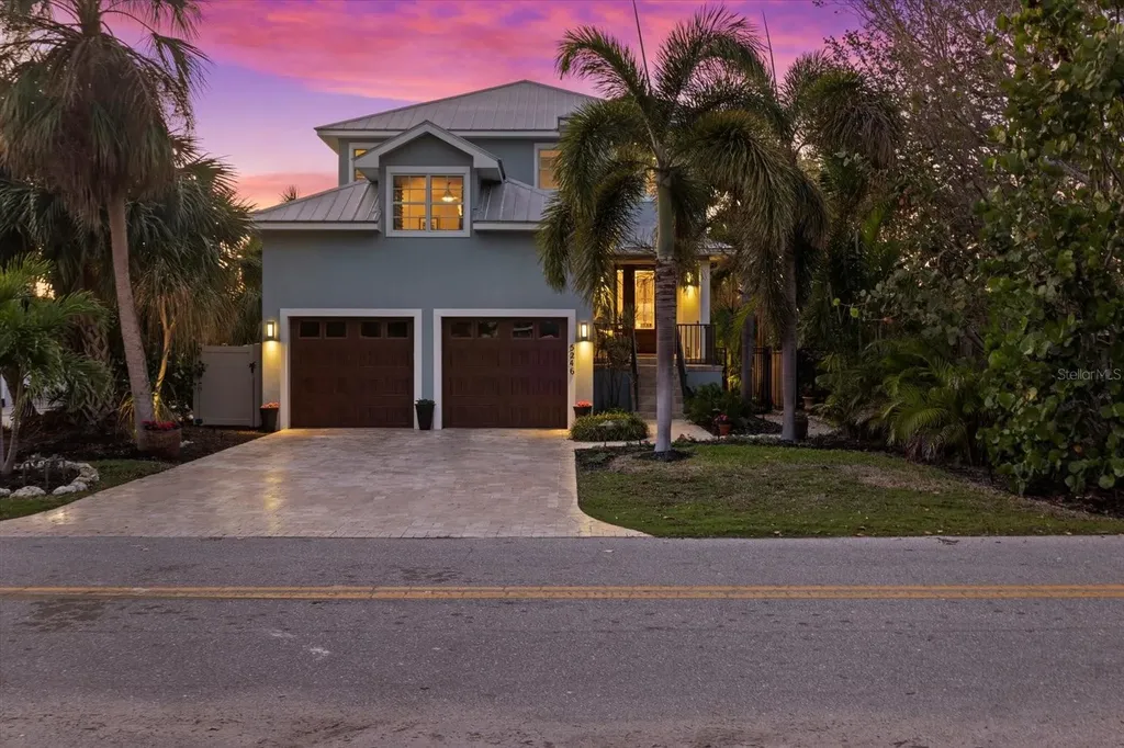 5246 Avenida Del Mare Sarasota FL 34242
