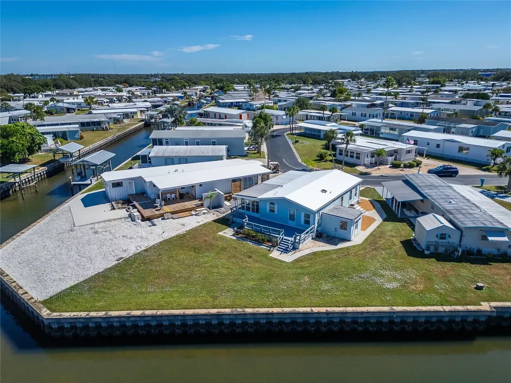 126 W Saint Johns Way Apollo Beach FL 33572