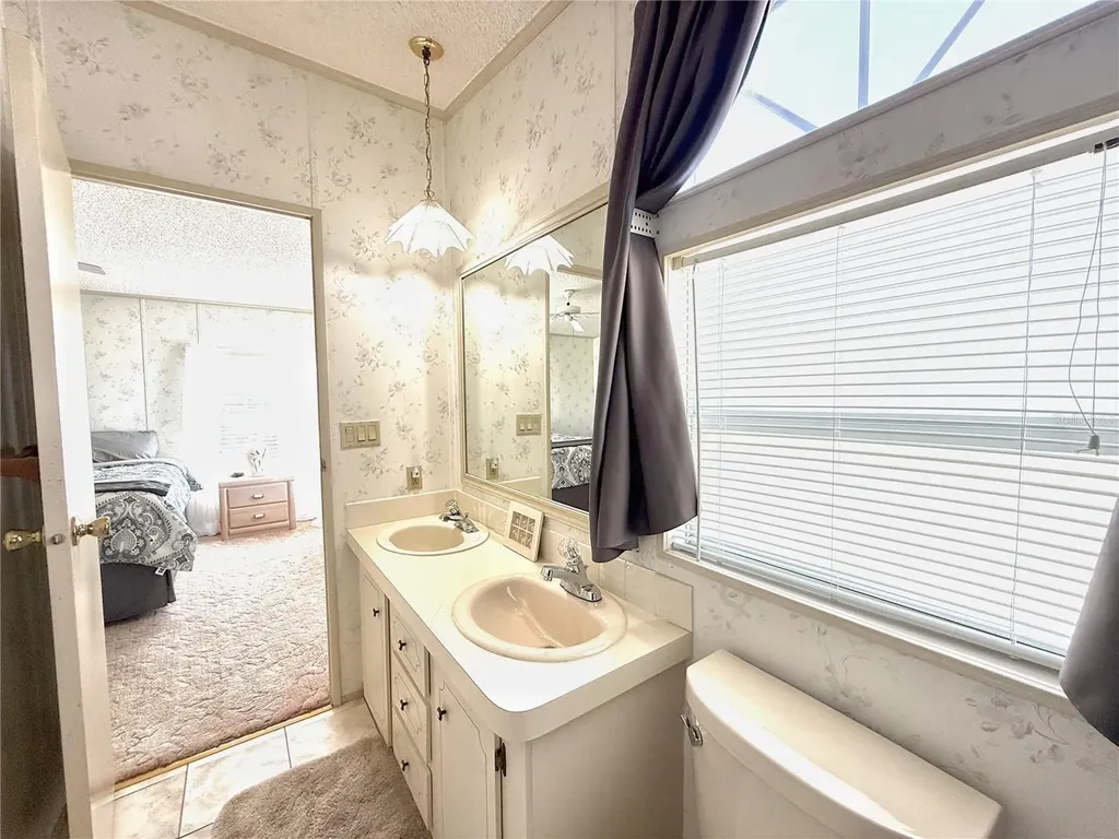 126 W Saint Johns Way Apollo Beach FL 33572