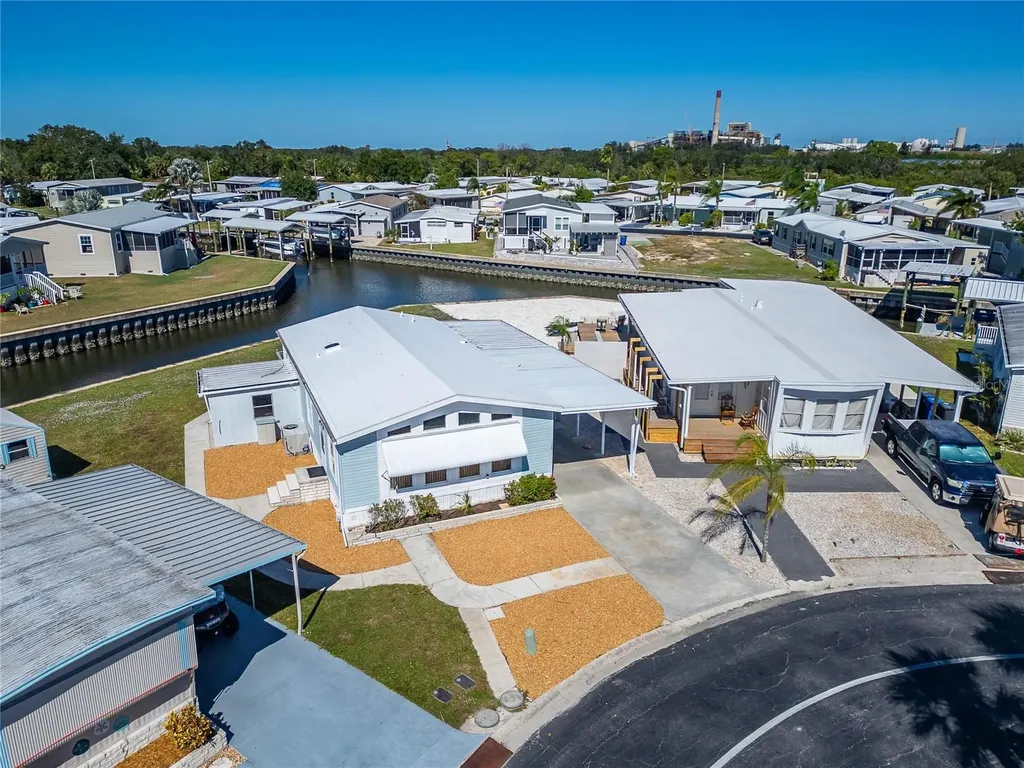126 W Saint Johns Way Apollo Beach FL 33572