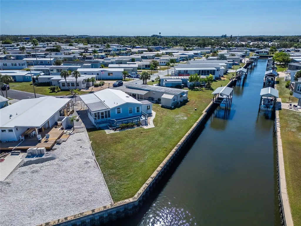 126 W Saint Johns Way Apollo Beach FL 33572