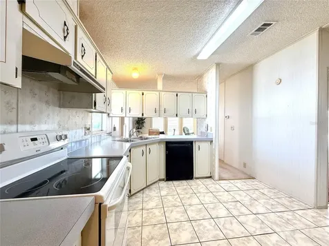 126 W Saint Johns Way Apollo Beach FL 33572