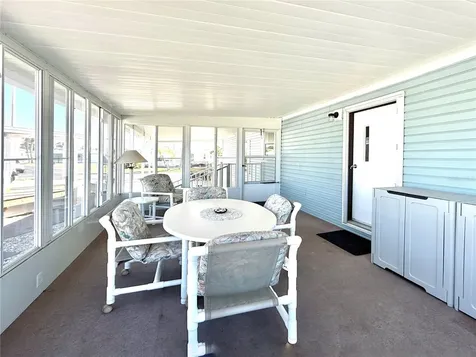 126 W Saint Johns Way Apollo Beach FL 33572