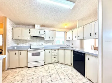 126 W Saint Johns Way Apollo Beach FL 33572