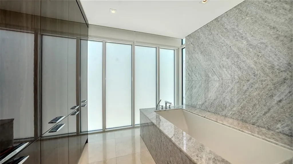 280 Golden Gate Point Sarasota FL 34236