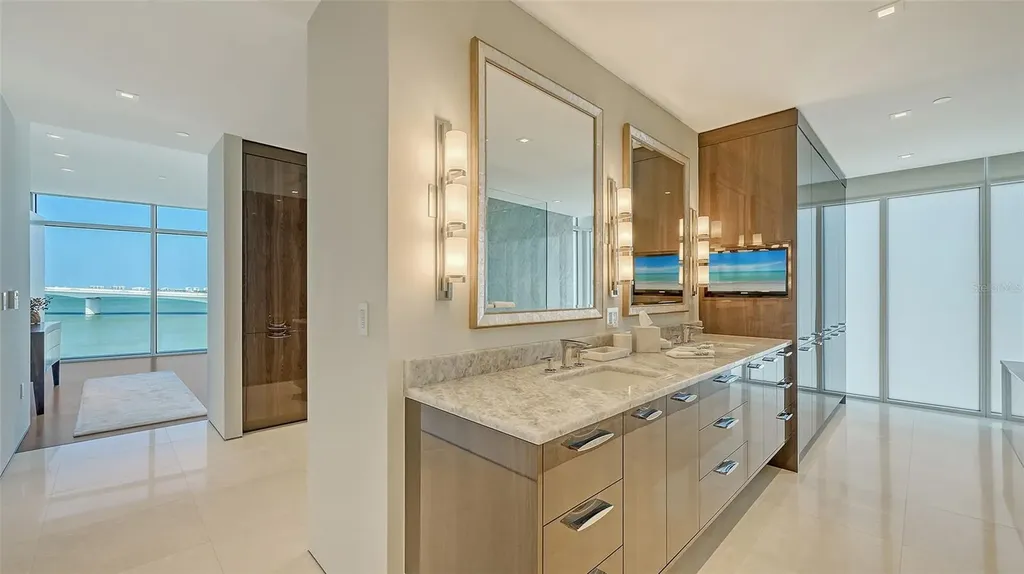 280 Golden Gate Point Sarasota FL 34236
