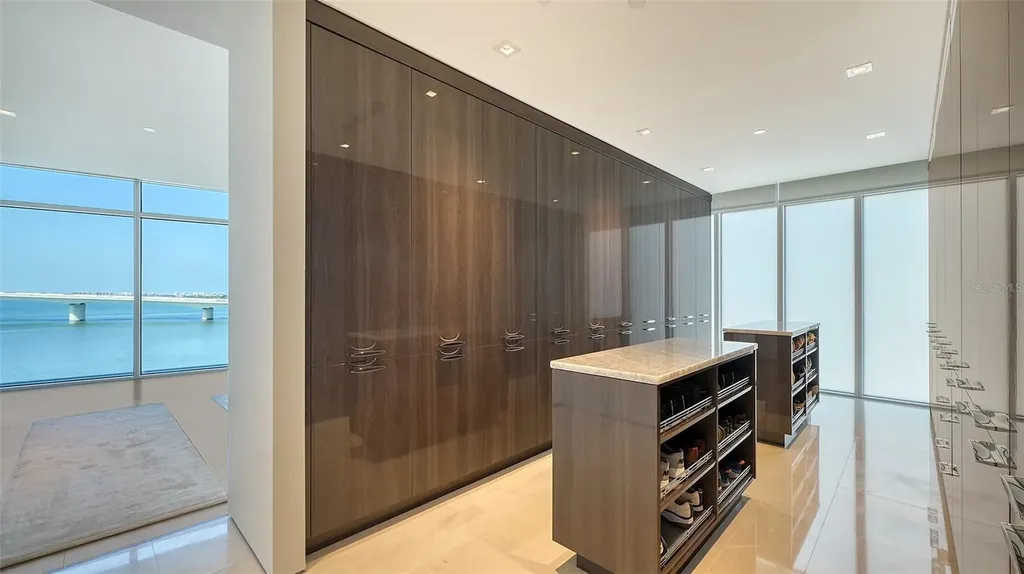 280 Golden Gate Point Sarasota FL 34236