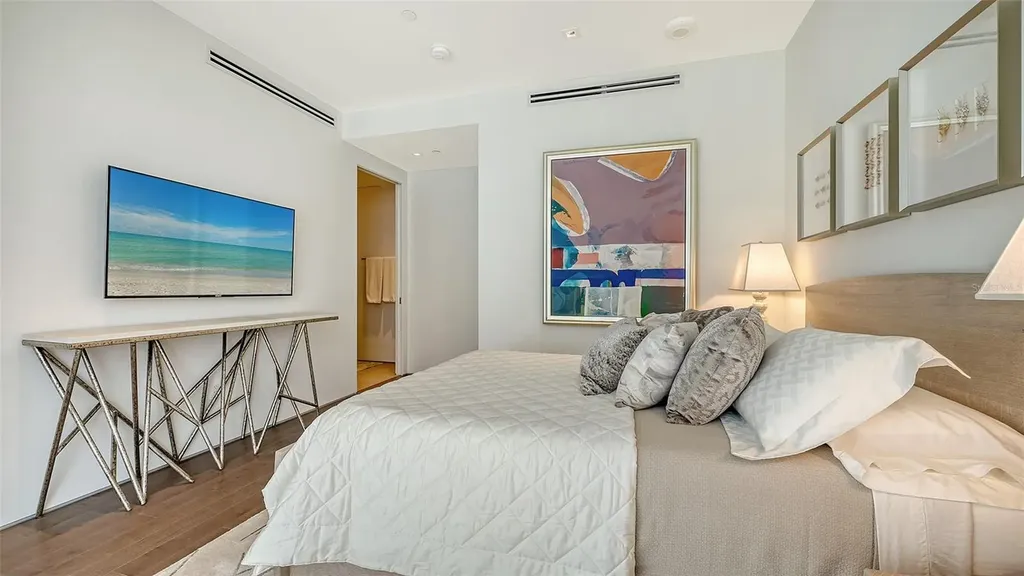 280 Golden Gate Point Sarasota FL 34236