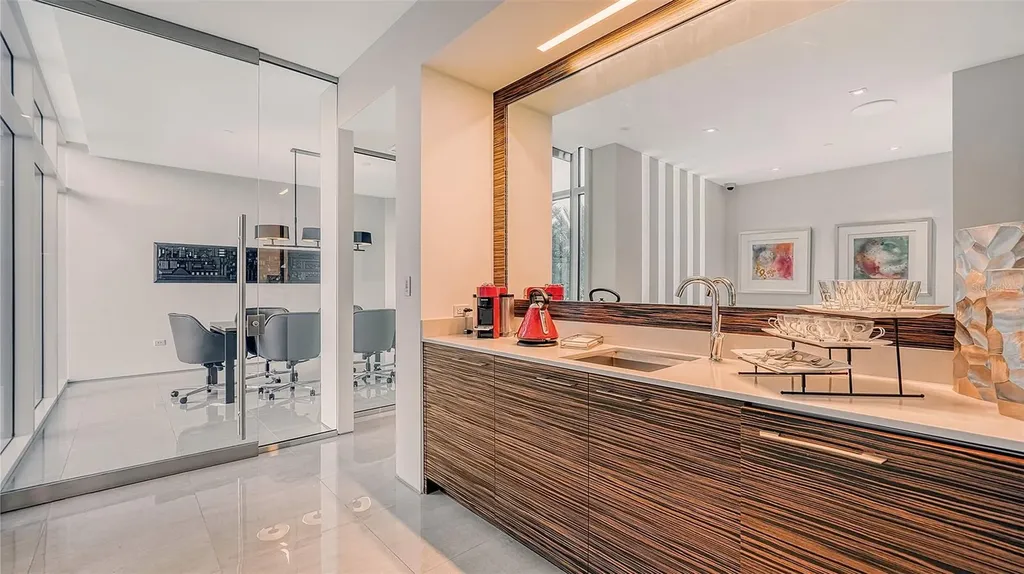 280 Golden Gate Point Sarasota FL 34236