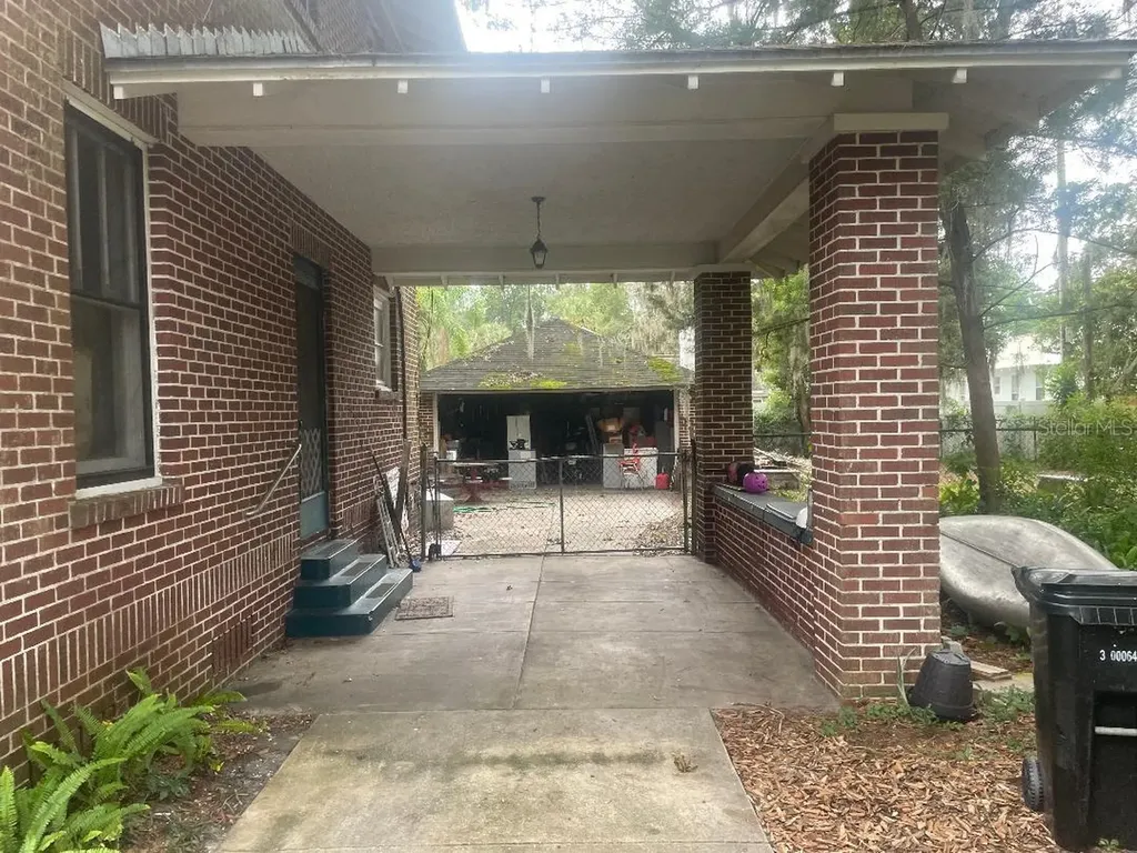 635 NE 9th Avenue Gainesville FL 32601