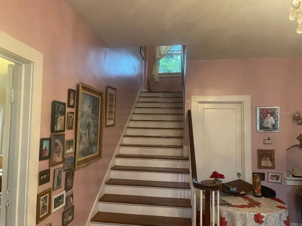 635 NE 9th Avenue Gainesville FL 32601