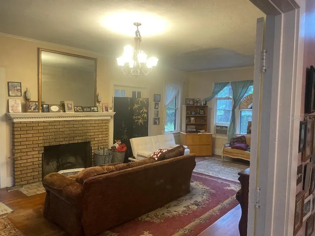 635 NE 9th Avenue Gainesville FL 32601