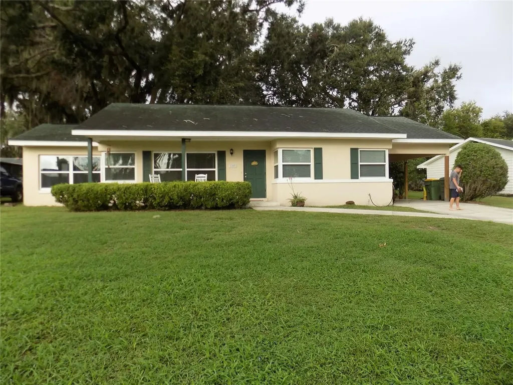 1107 N Palmetto Street Leesburg FL 34748