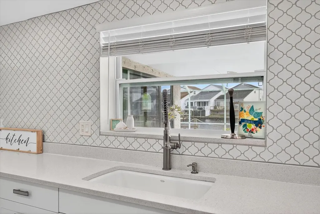 5312 Flora Avenue Holiday FL 34690