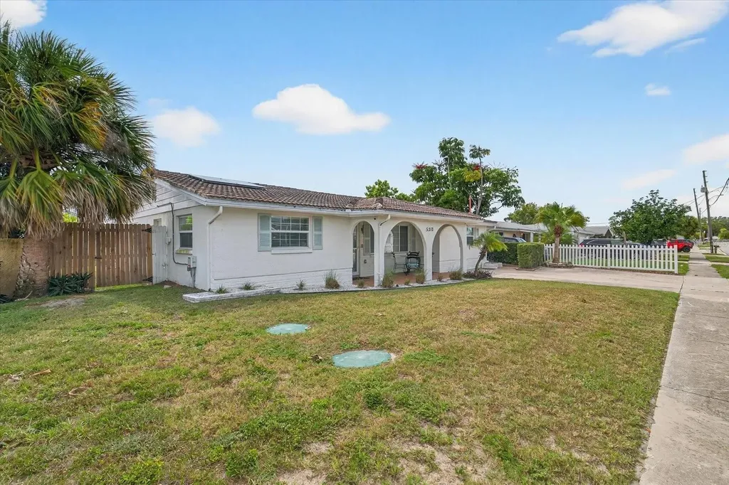 5312 Flora Avenue Holiday FL 34690