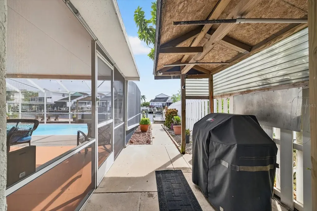 5312 Flora Avenue Holiday FL 34690