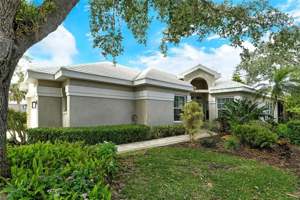 560 Fallbrook Drive Venice FL 34292