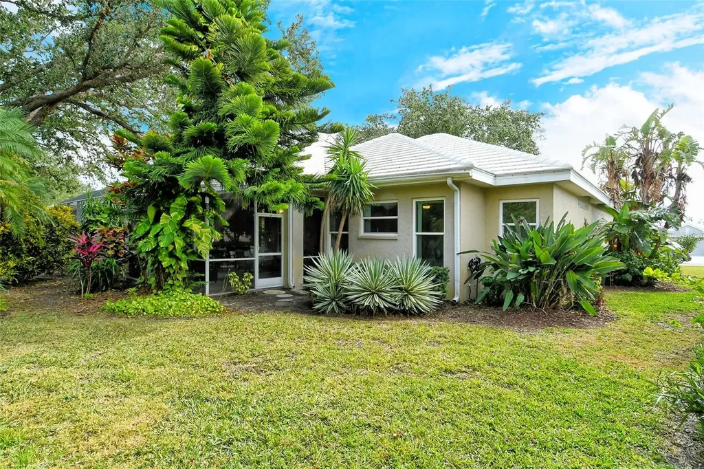 560 Fallbrook Drive Venice FL 34292
