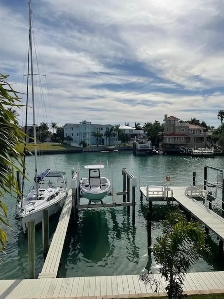323 Madeira Circle Tierra Verde FL 33715