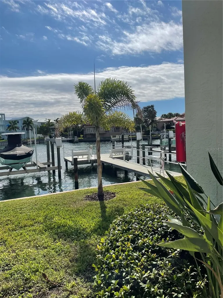 323 Madeira Circle Tierra Verde FL 33715
