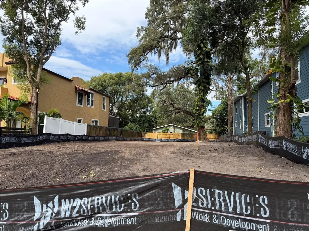 1105 Elmwood Street Orlando FL 32801