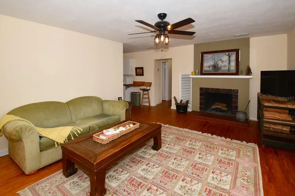 160 Bayshore Drive Terra Ceia FL 34250
