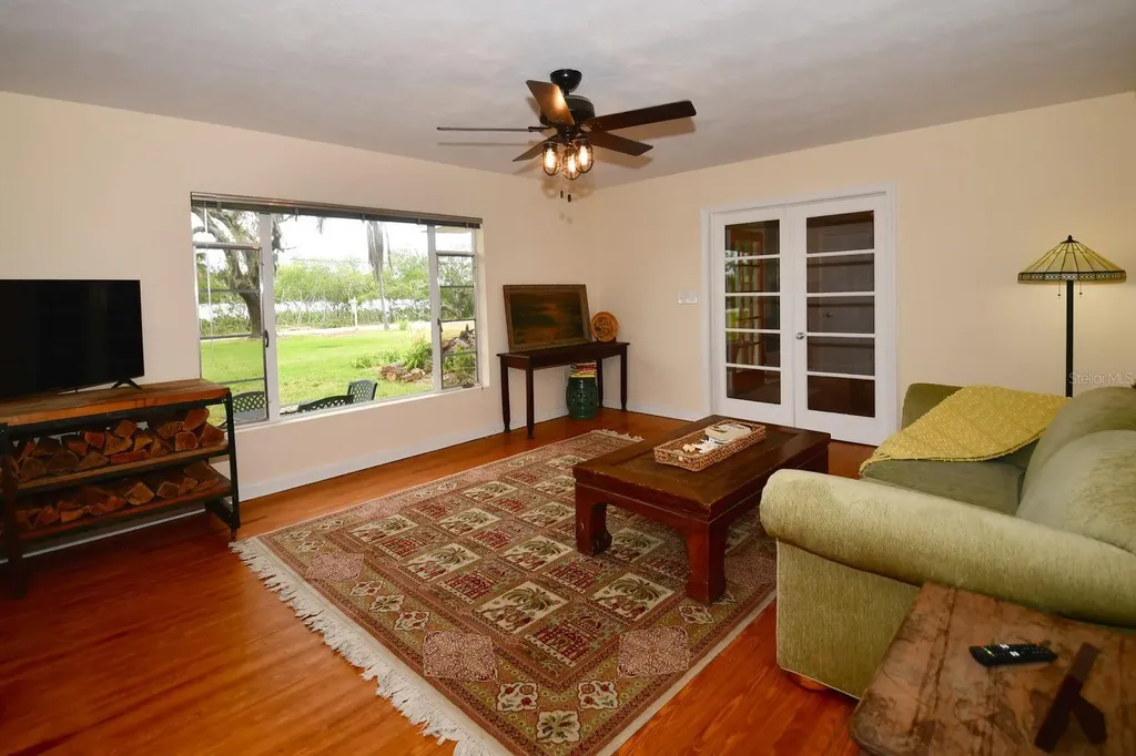 160 Bayshore Drive Terra Ceia FL 34250