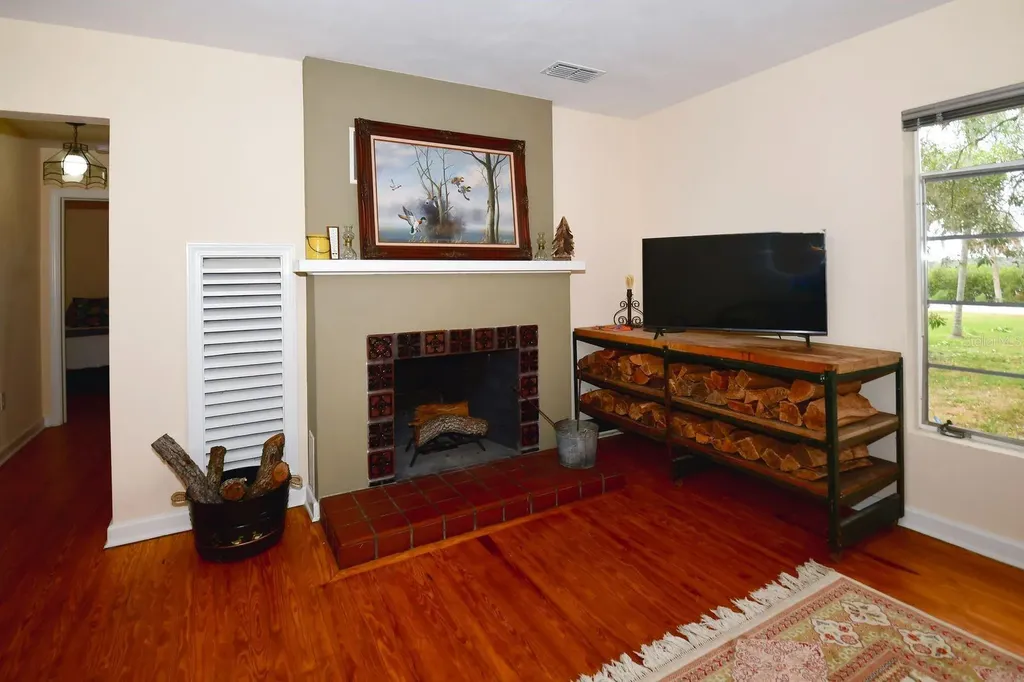 160 Bayshore Drive Terra Ceia FL 34250