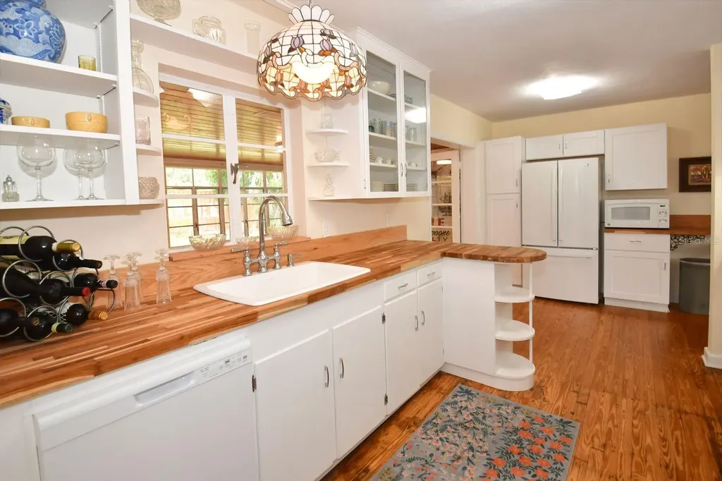 160 Bayshore Drive Terra Ceia FL 34250