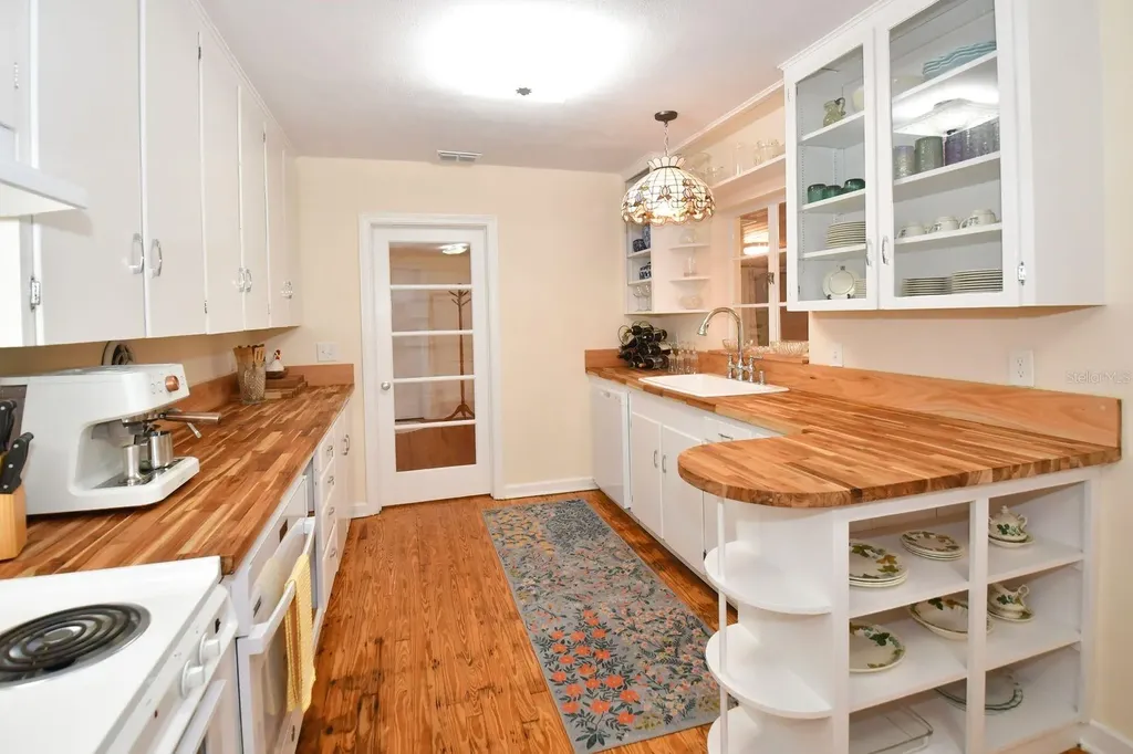 160 Bayshore Drive Terra Ceia FL 34250