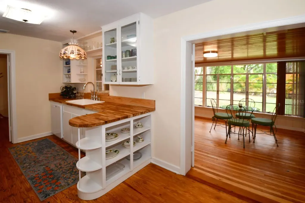 160 Bayshore Drive Terra Ceia FL 34250