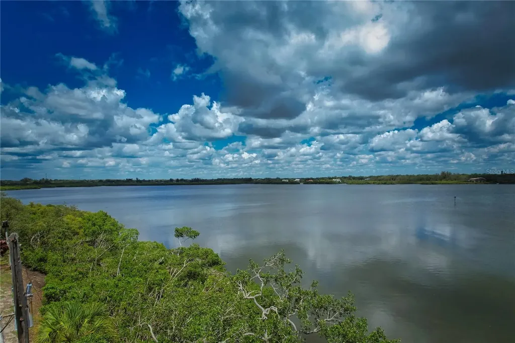 160 Bayshore Drive Terra Ceia FL 34250