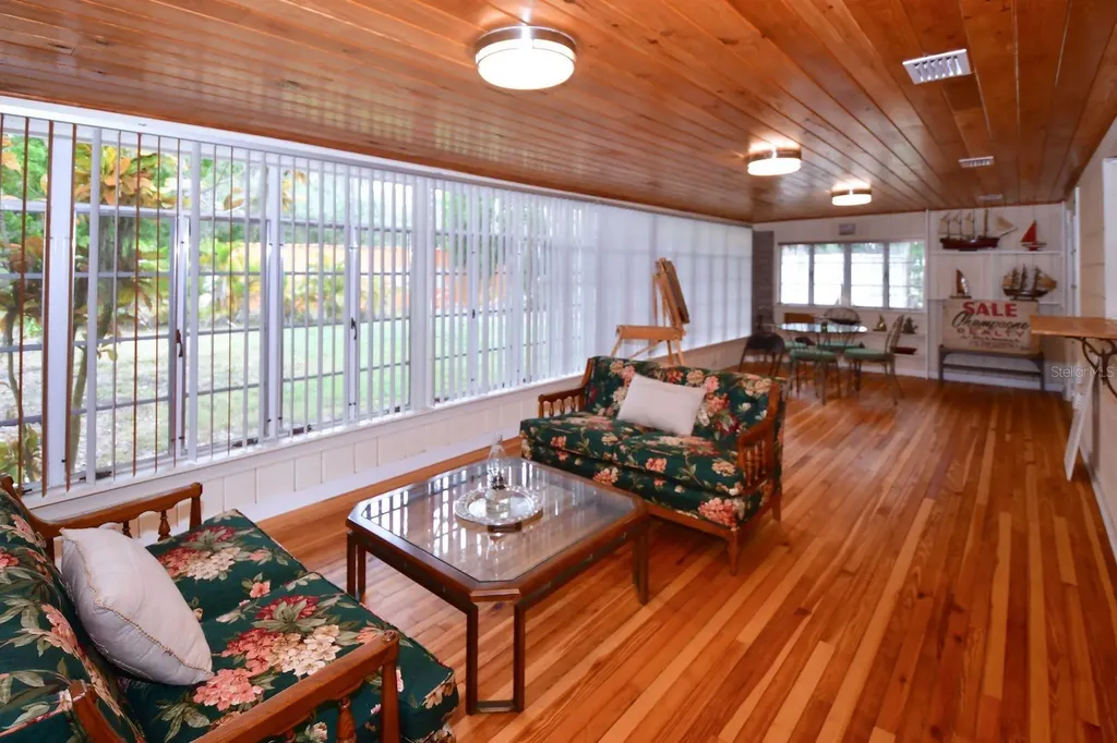 160 Bayshore Drive Terra Ceia FL 34250