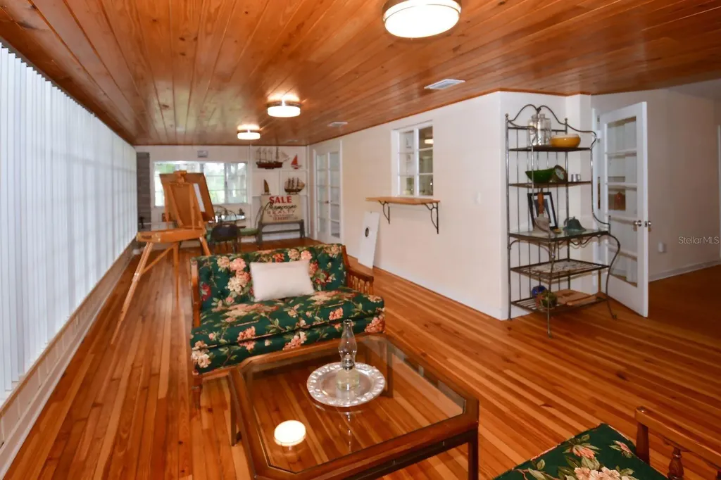 160 Bayshore Drive Terra Ceia FL 34250