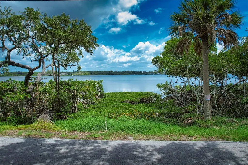 160 Bayshore Drive Terra Ceia FL 34250