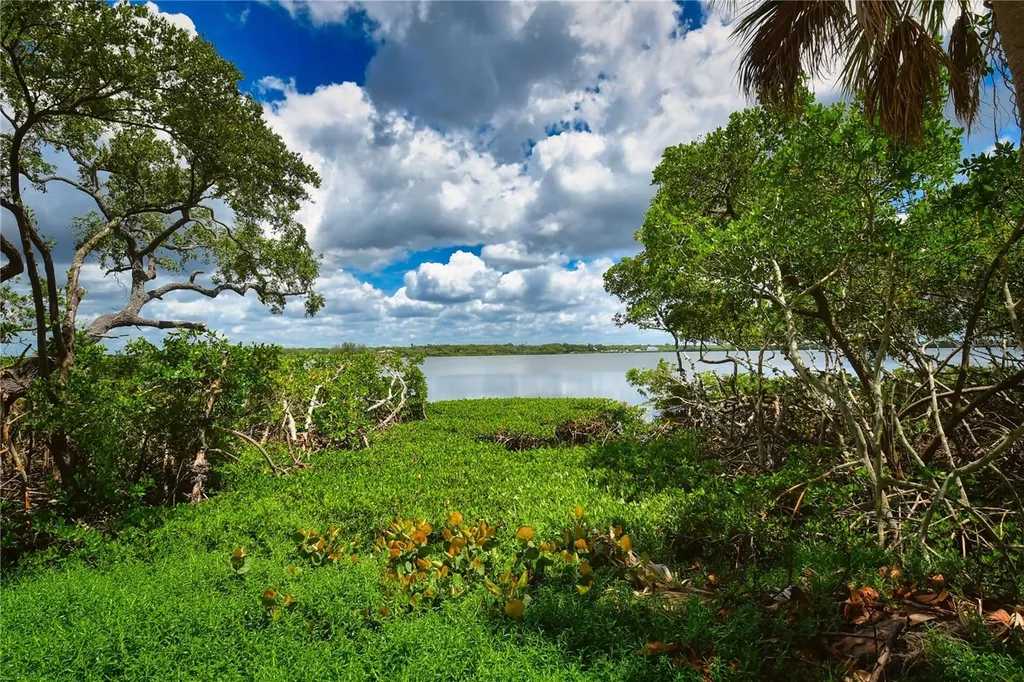 160 Bayshore Drive Terra Ceia FL 34250