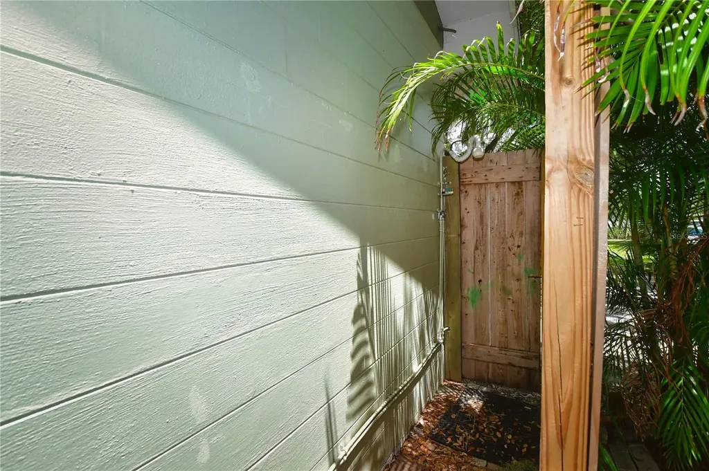160 Bayshore Drive Terra Ceia FL 34250