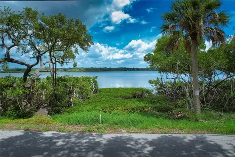 160 Bayshore Drive Terra Ceia FL 34250