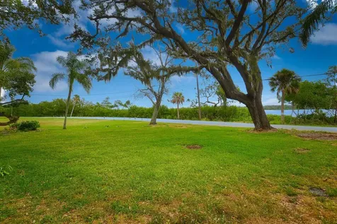 160 Bayshore Drive Terra Ceia FL 34250