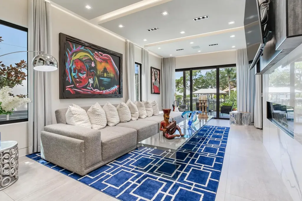 5131 W Neptune Way Tampa FL 33609