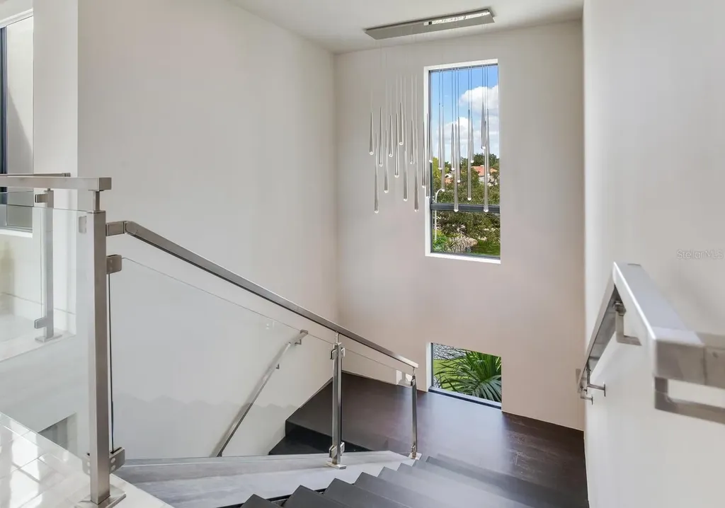 5131 W Neptune Way Tampa FL 33609