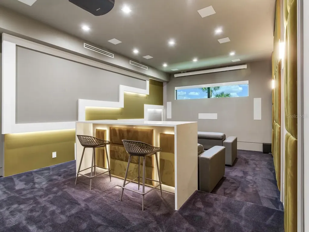 5131 W Neptune Way Tampa FL 33609