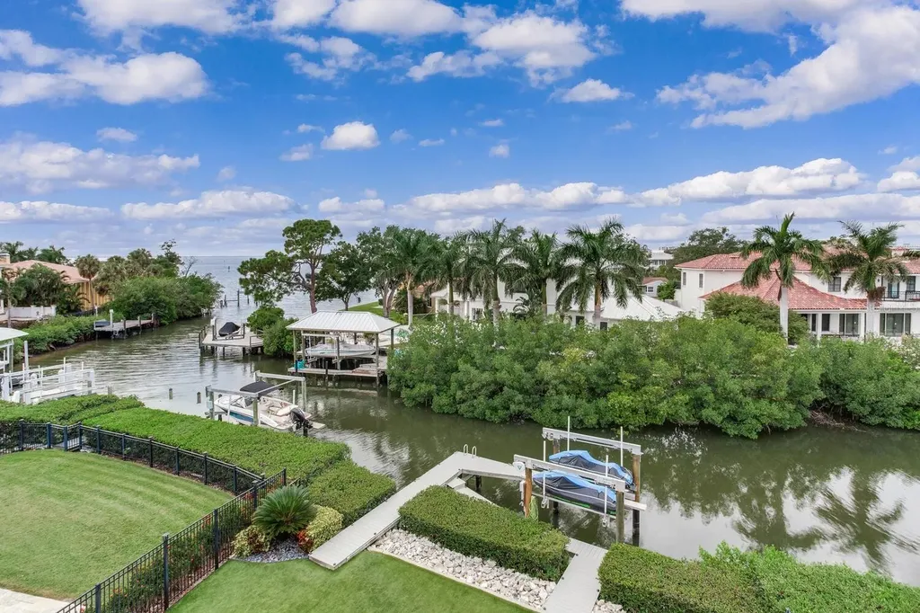 5131 W Neptune Way Tampa FL 33609