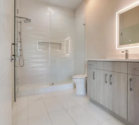 5131 W Neptune Way Tampa FL 33609