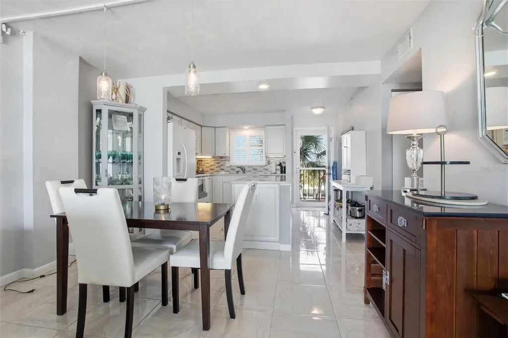 2860 Ocean Shore Boulevard Ormond By The Sea FL 32176