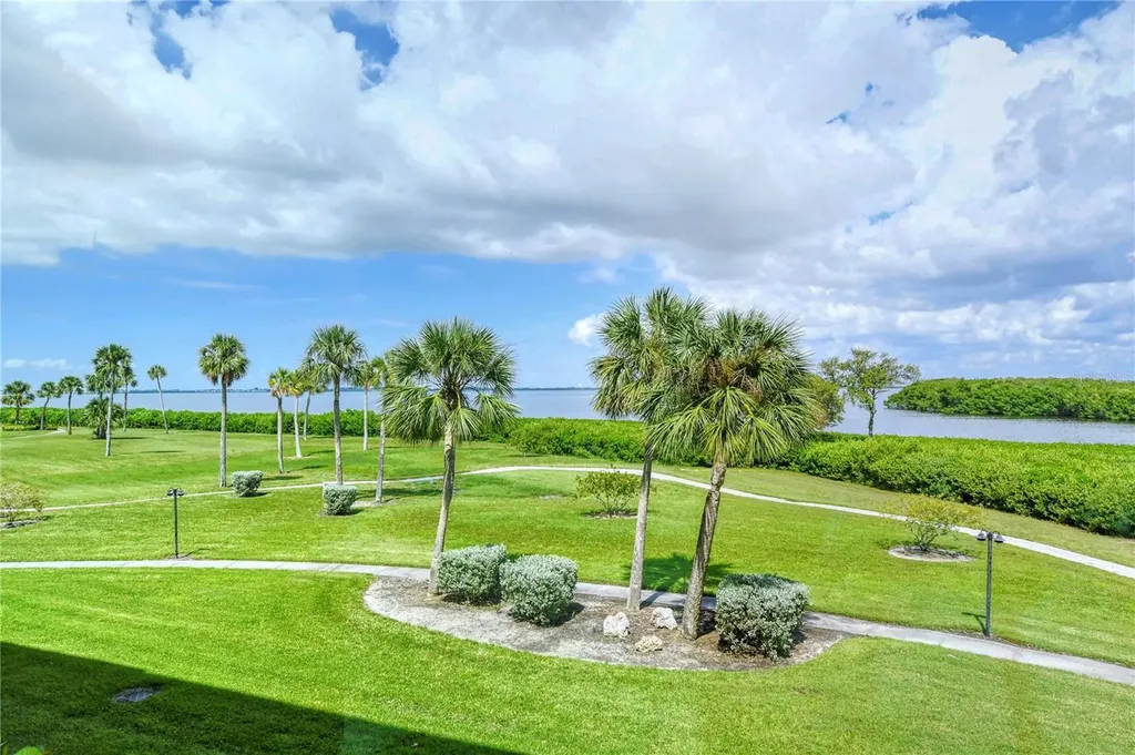 4780 Gulf Of Mexico Drive Villa 5 Longboat Key FL 34228