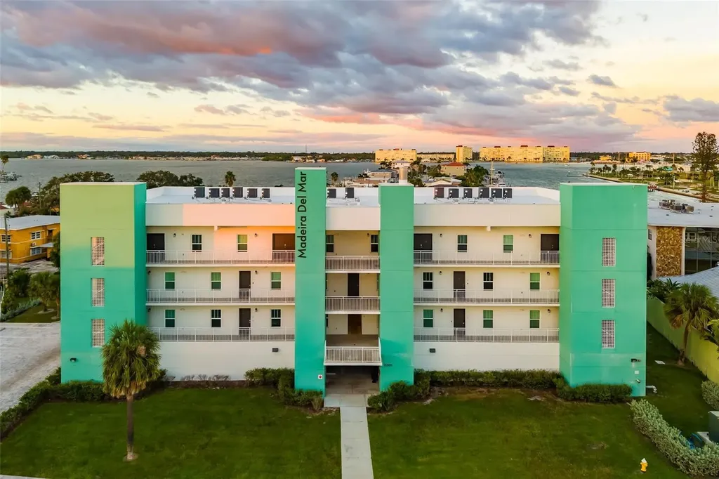 15305 1st Street E Madeira Beach FL 33708