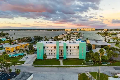 15305 1st Street E Madeira Beach FL 33708