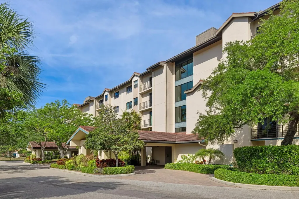 5400 Eagles Point Circle Sarasota FL 34231